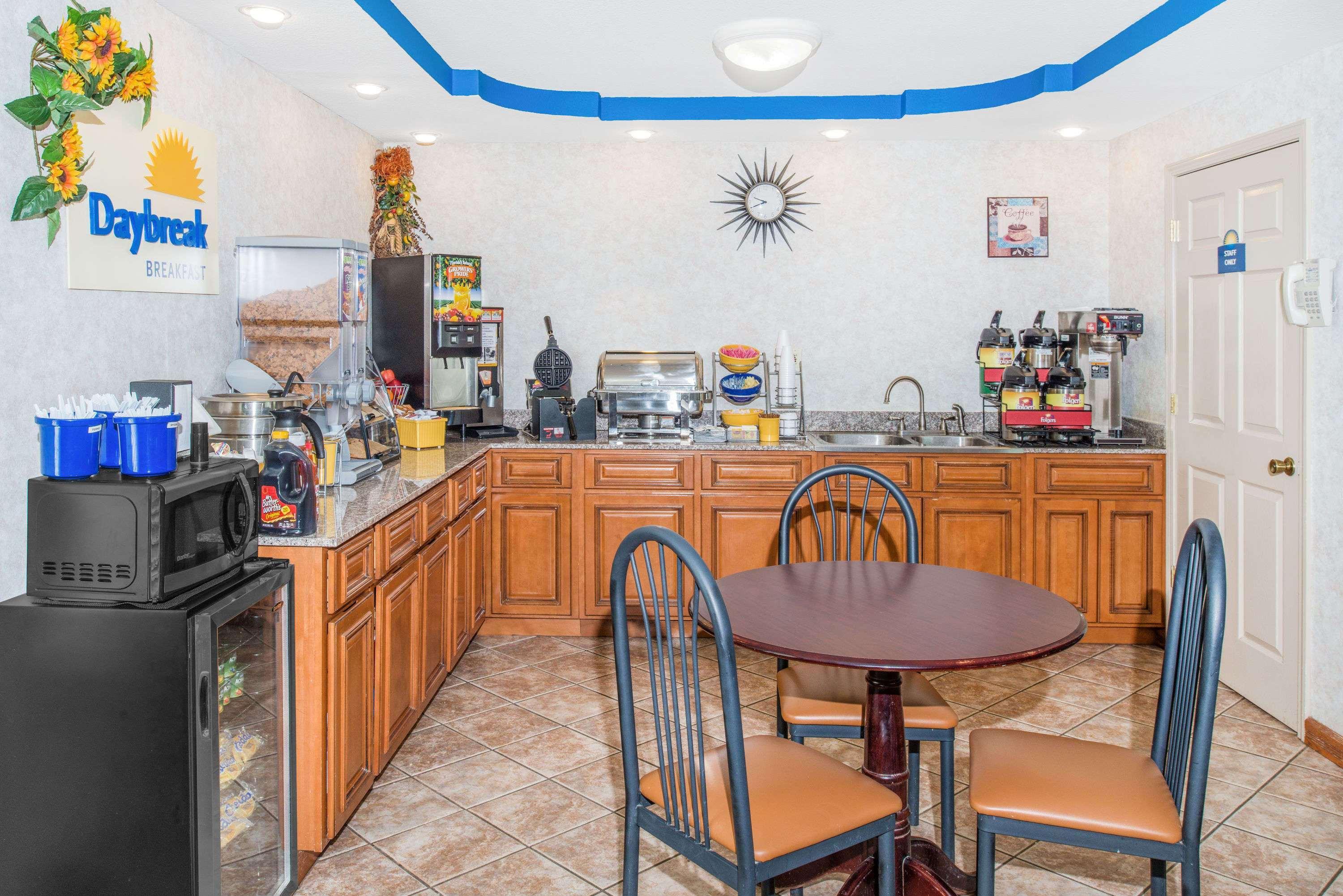 Days Inn By Wyndham Calvert City - Paducah East Extérieur photo